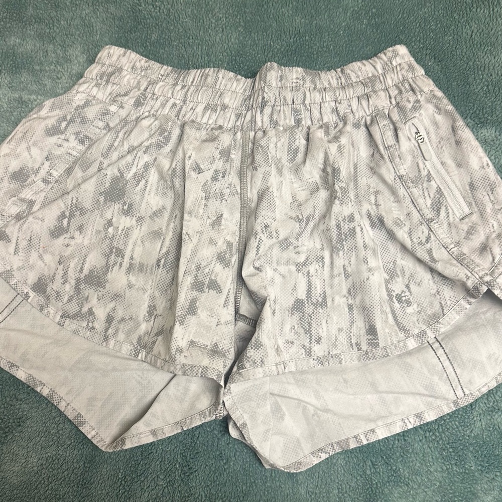 lululemon shorts size 8, 4in inseam